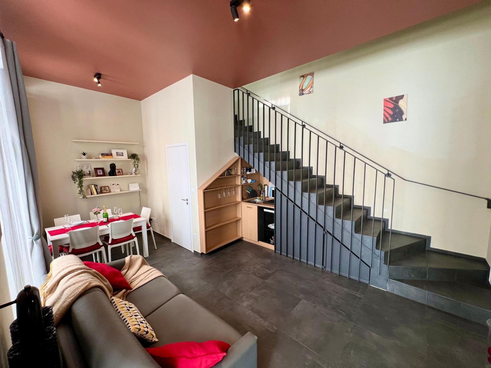 Opletalova 1min From Wenceslas Square *